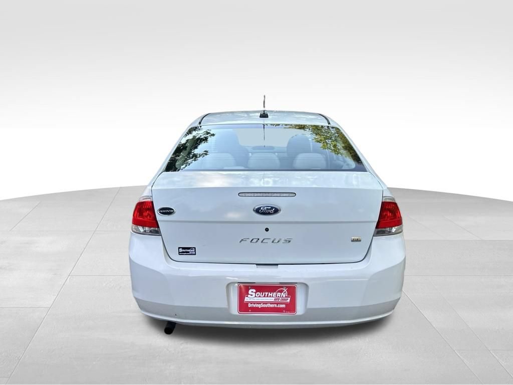 Used 2009 Ford Focus SE FWD image 4