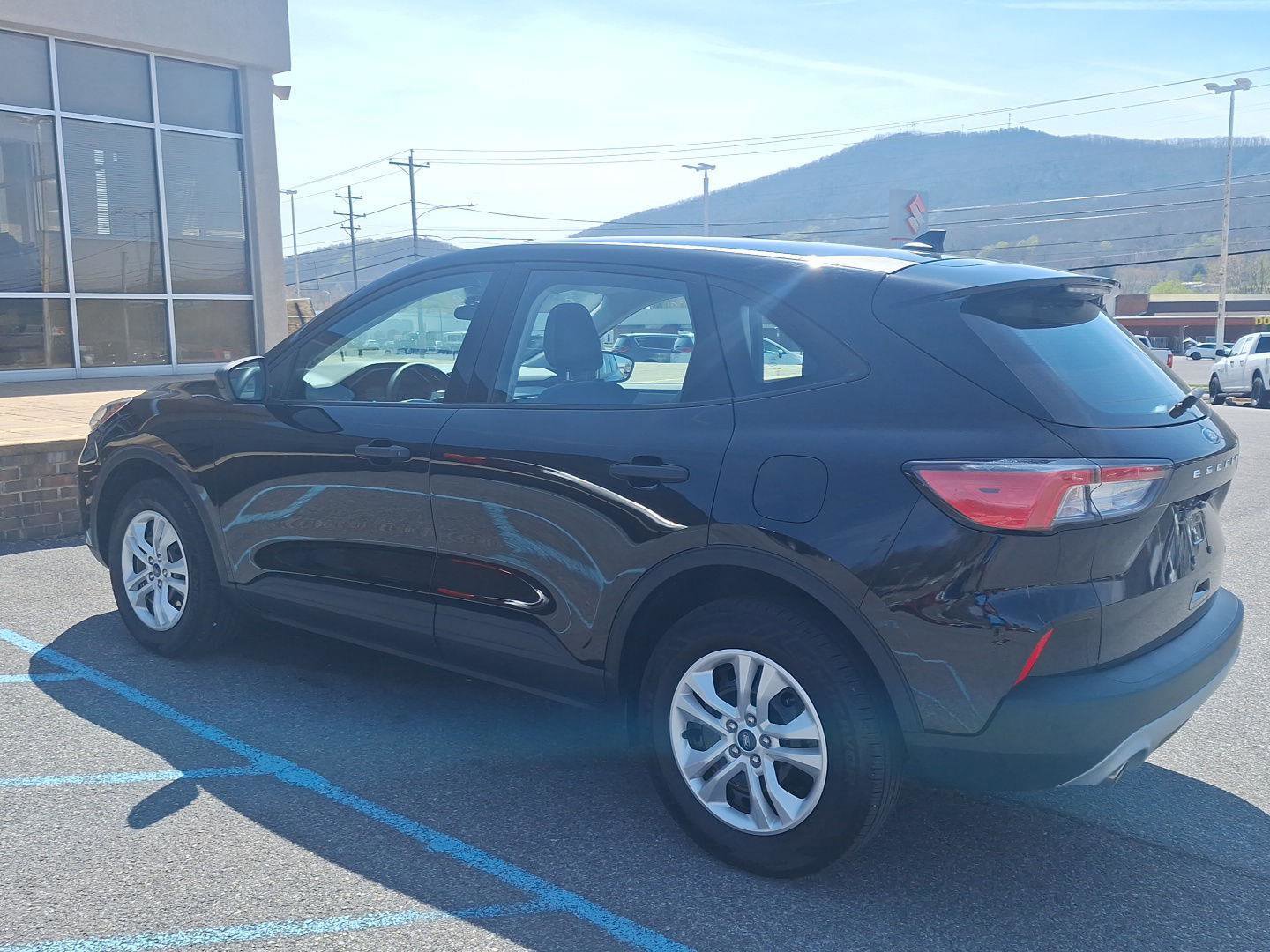 Used 2022 Ford Escape S image 5