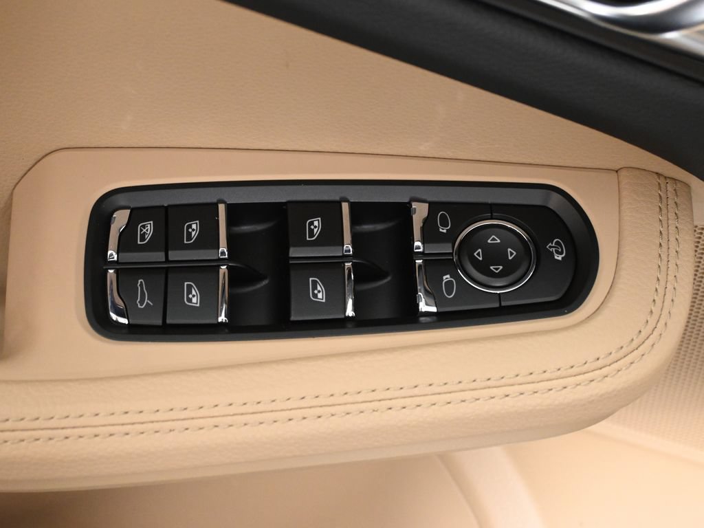 New 2026 Porsche Macan AWD/4WD image 34