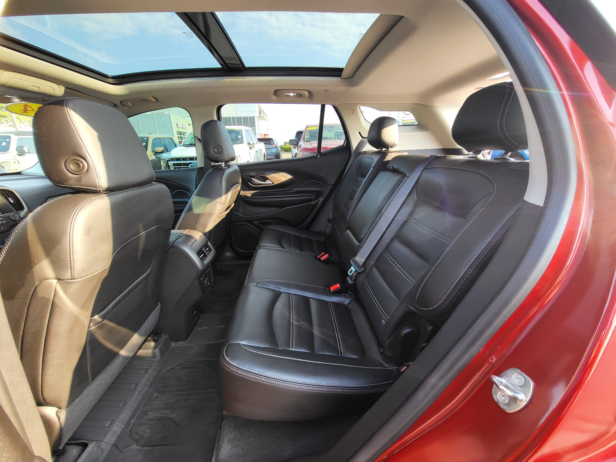 Used 2024 GMC Terrain Denali w/ Denali Premium Package AWD/4WD image 22