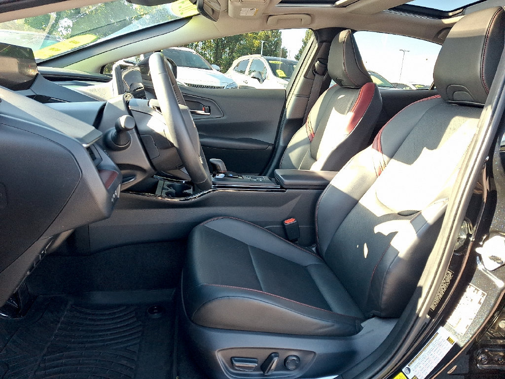 Used 2024 Toyota Prius Prime FWD image 16