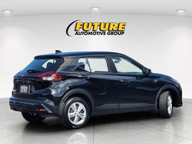 Certified 2025 Nissan Kicks Play S FWD image 4