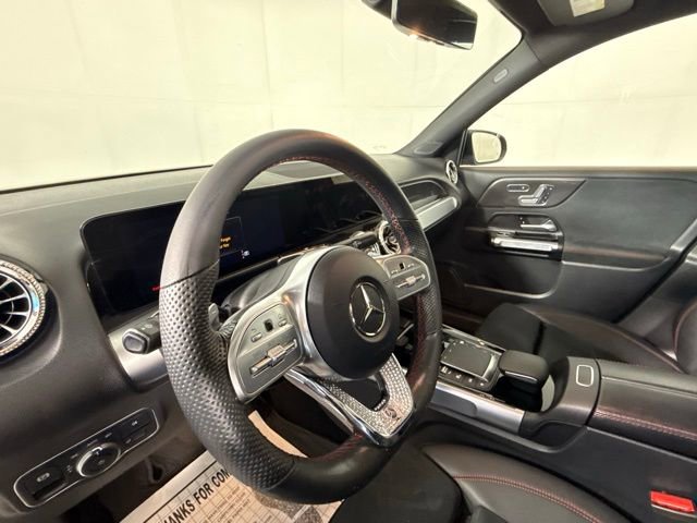 Used 2022 Mercedes-Benz GLB 250 image 6