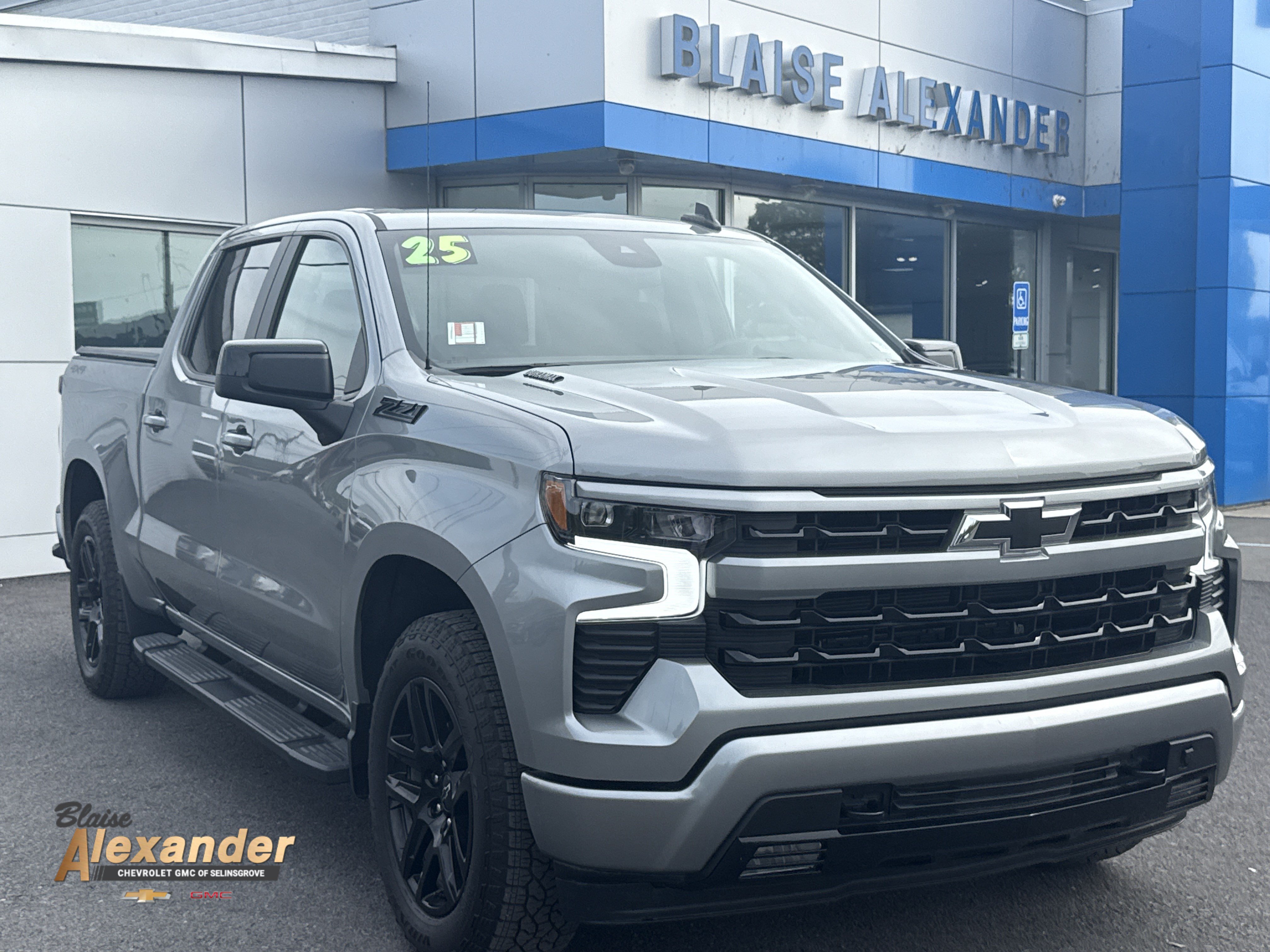 Used 2025 Chevrolet Silverado 1500 RST AWD/4WD image 1