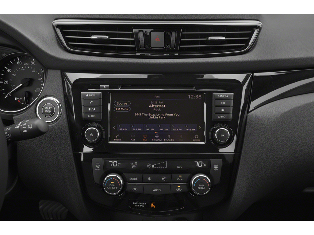 Used 2022 Nissan Rogue Sport SV w/ Technology Package FWD image 9