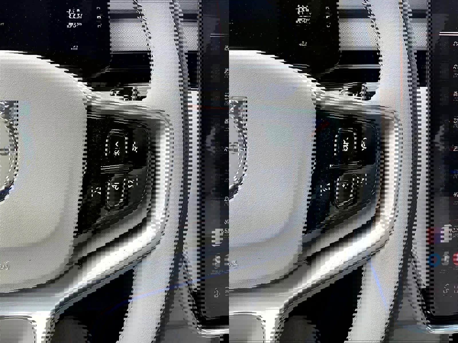 New 2025 Volvo EX90 Ultra image 17