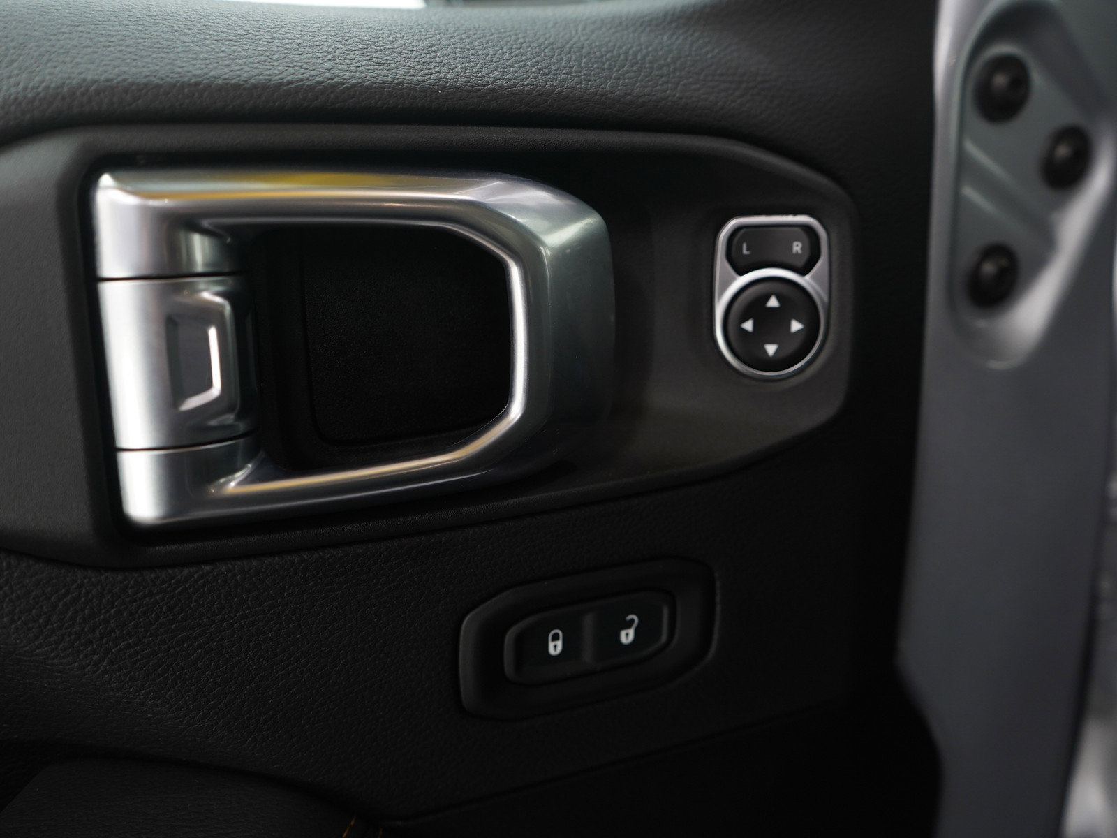 Used 2022 Jeep Wrangler Unlimited Sahara image 20