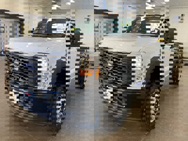 New 2024 Ford F550 4x4 Regular Cab Super Duty image 4