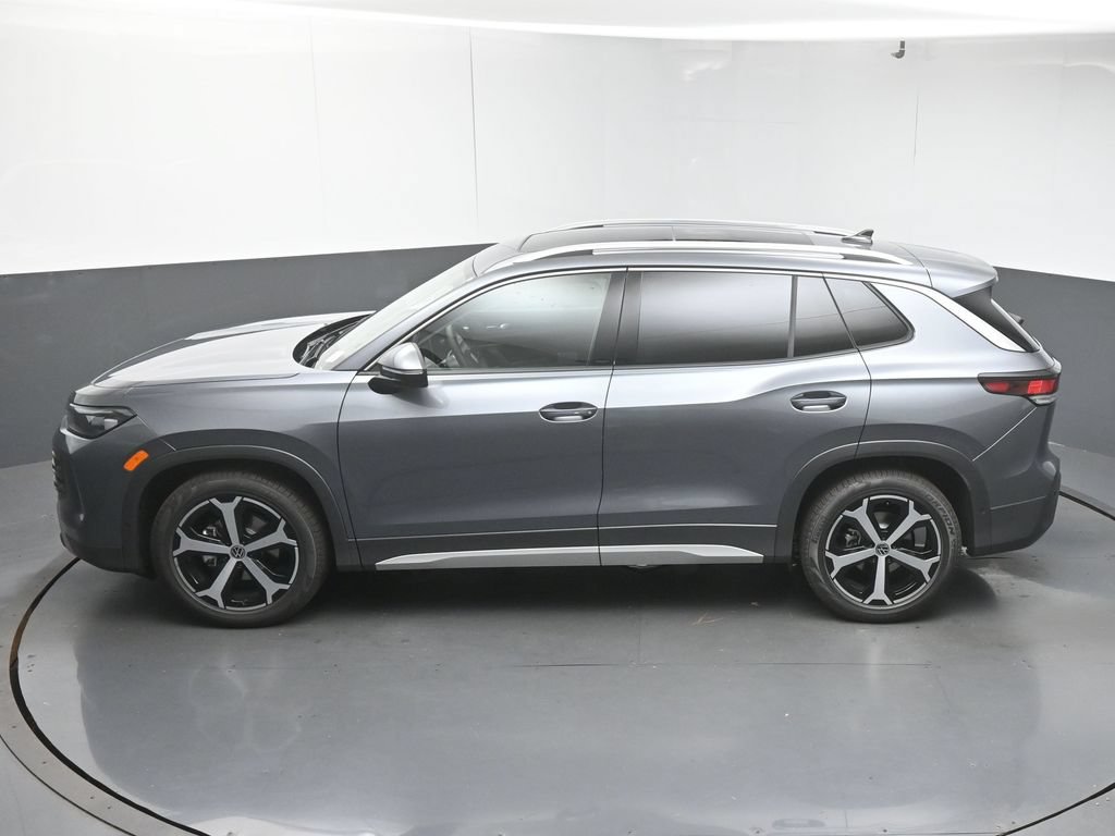 New 2026 Volkswagen Tiguan SE FWD image 45