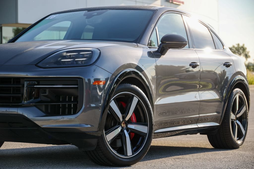 Certified 2025 Porsche Cayenne GTS AWD/4WD image 9