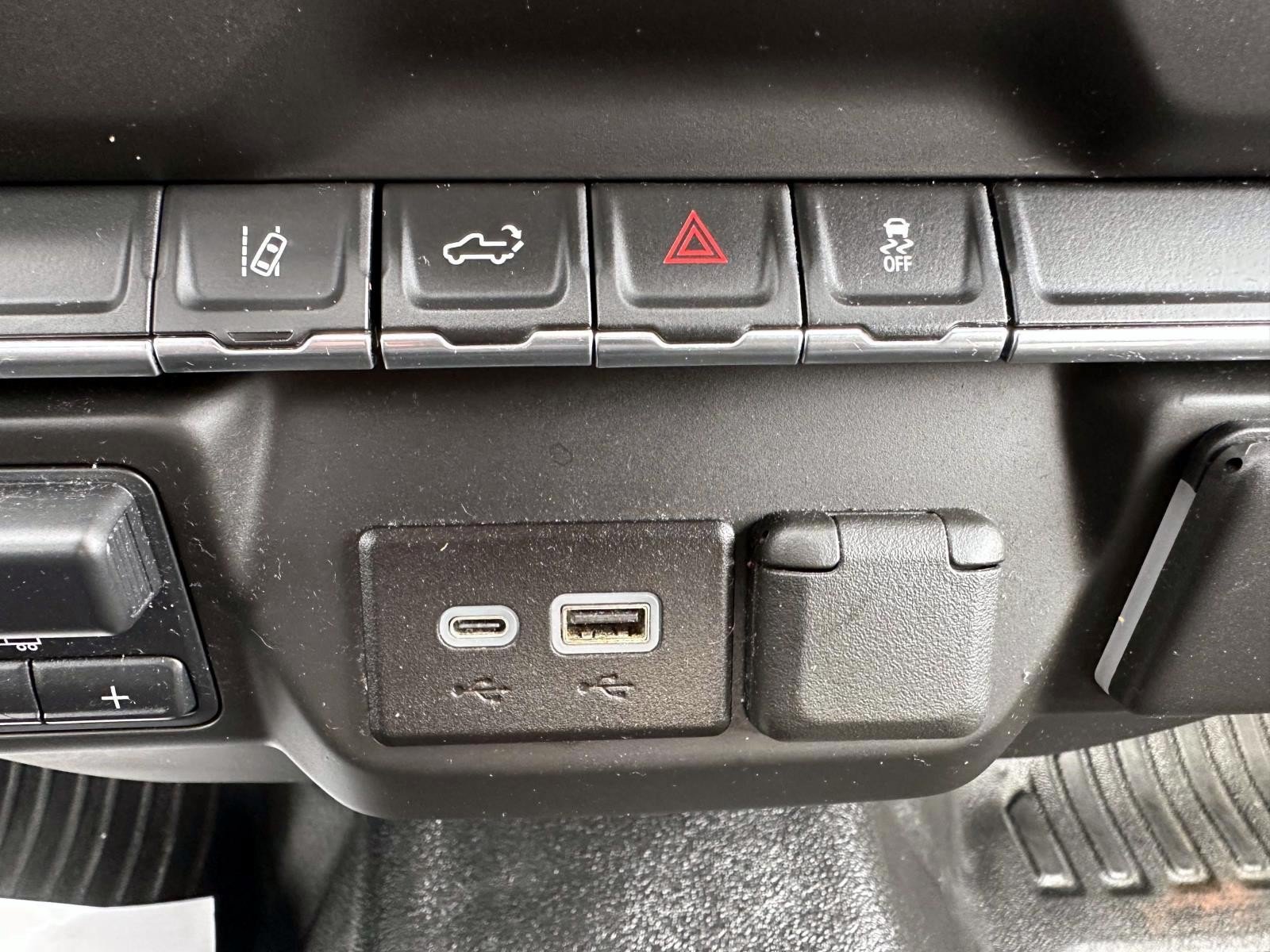 Used 2024 GMC Sierra 3500 Pro w/ Convenience Package AWD/4WD image 24