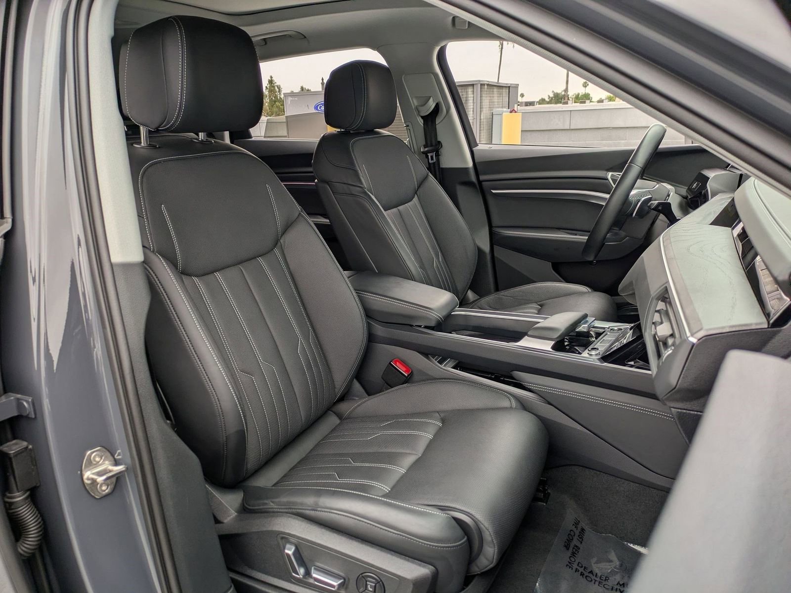 Used 2024 Audi Q8 e-tron Prestige w/ Prestige Package AWD/4WD image 27