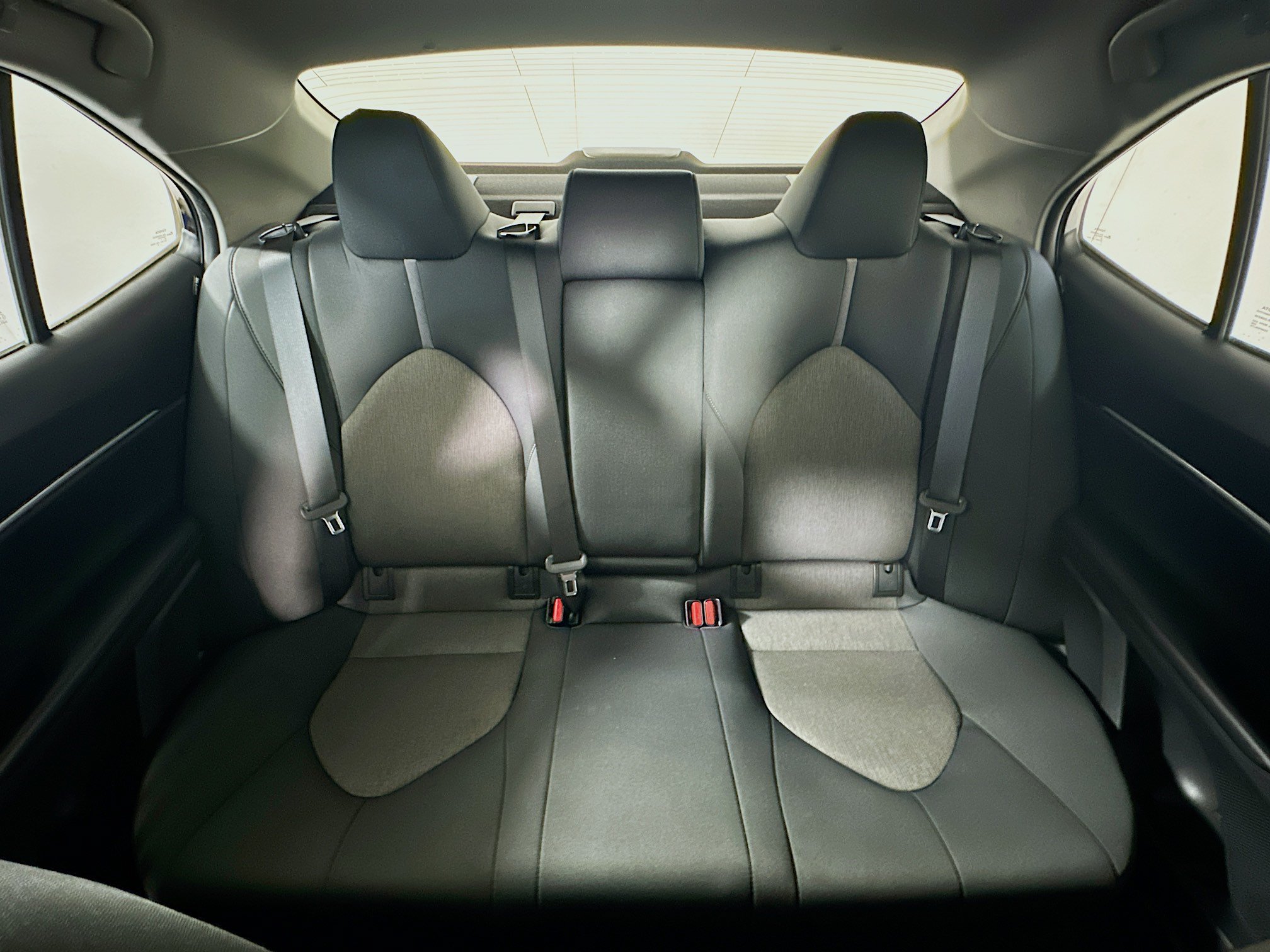Used 2022 Toyota Camry LE FWD image 29