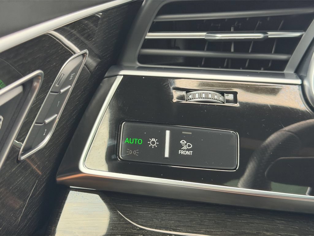 Used 2021 Audi RS Q8 AWD/4WD image 28