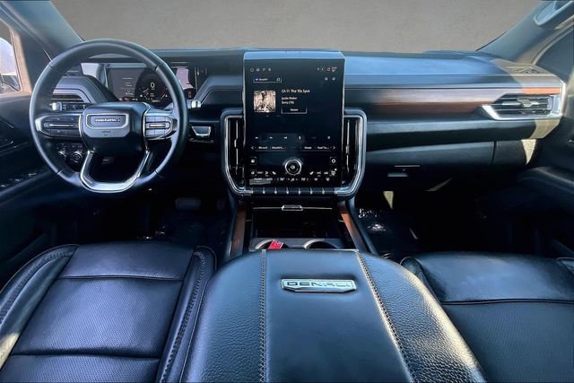 Used 2025 GMC Yukon XL Denali AWD/4WD image 14