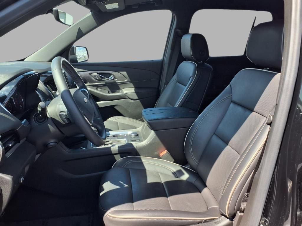 Used 2022 Chevrolet Traverse Premier image 25