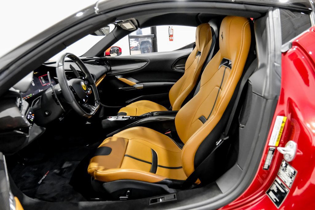 Used 2022 Ferrari SF90 Spider image 6