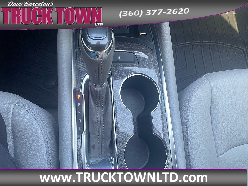 Used 2017 Chevrolet Malibu LT w/ Leather Package FWD image 30
