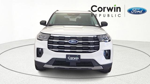 New 2026 Ford Explorer Active w/ Active Comfort Package image 2