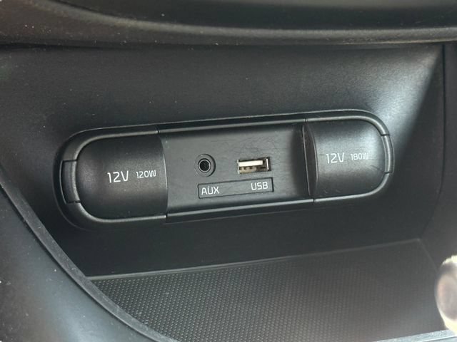 Used 2016 Kia Soul + FWD image 17