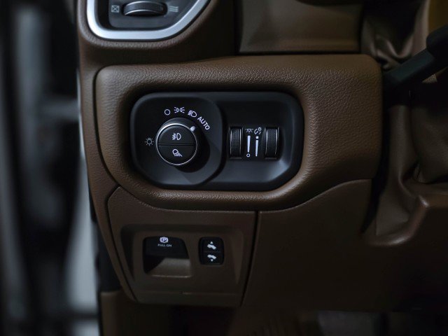 Used 2020 RAM 1500 Laramie image 30