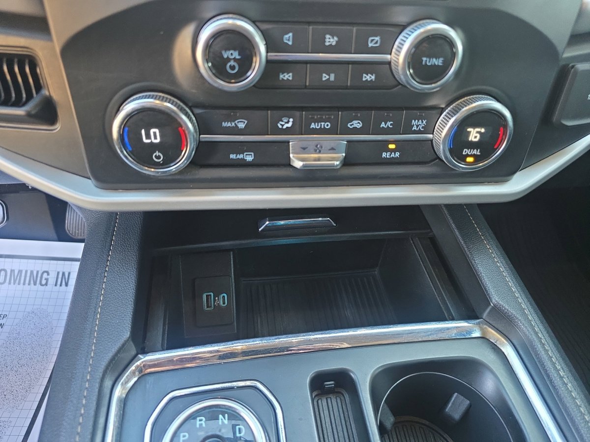 Used 2022 Ford Expedition XLT image 6