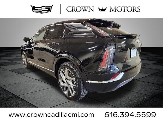 Used 2025 Cadillac Optiq Luxury 2 w/ LPO, Floor Liner Package AWD/4WD image 5