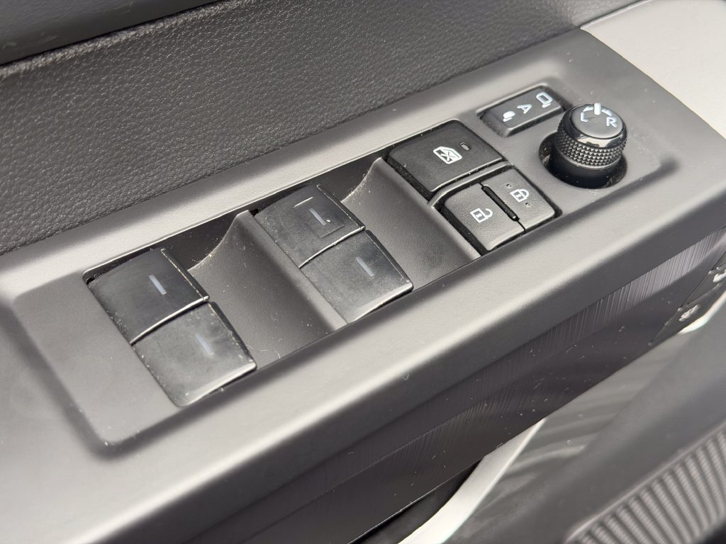 Used 2024 Toyota Sequoia Platinum AWD/4WD image 10