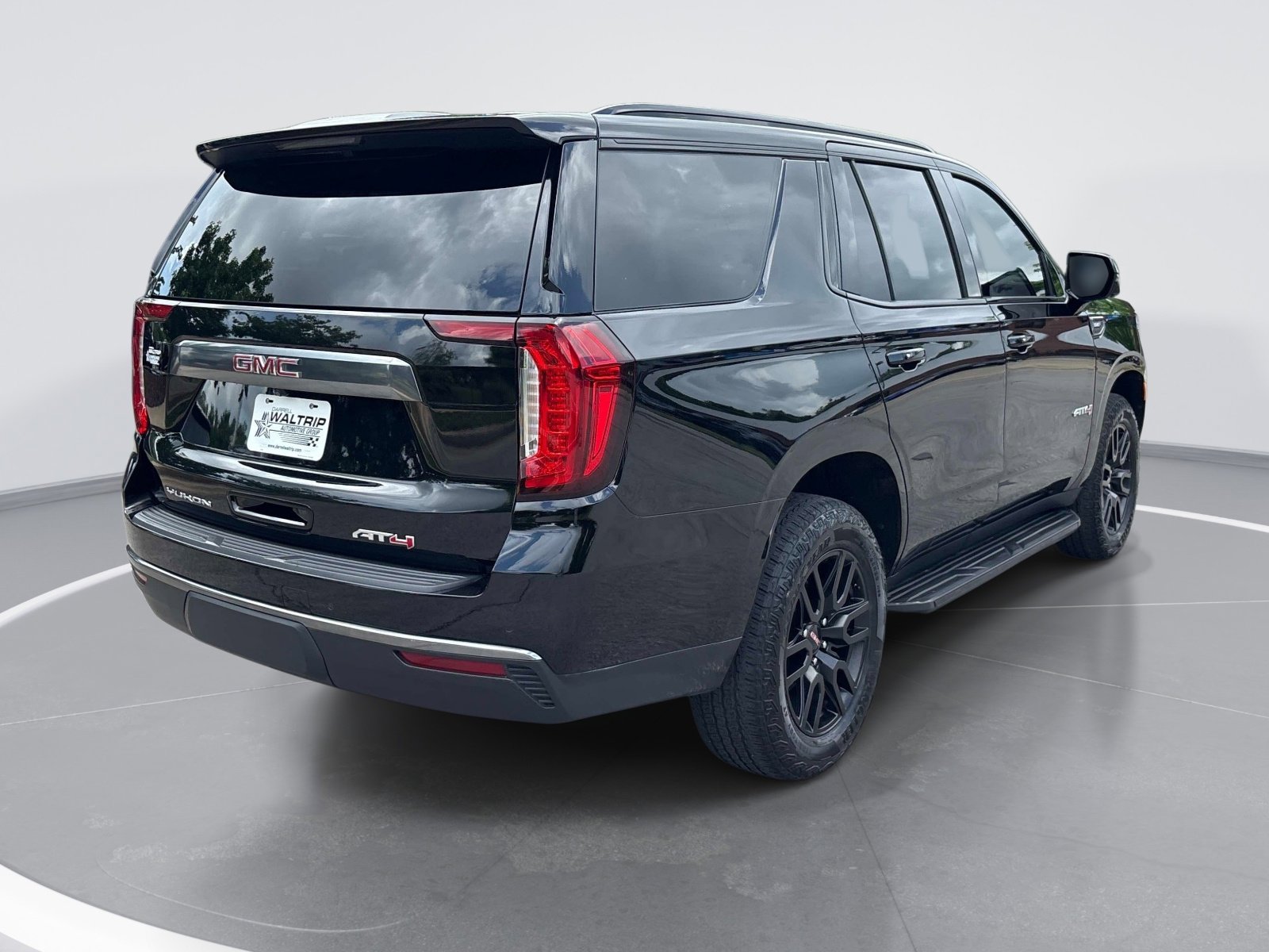 Certified 2024 GMC Yukon AT4 w/ Technology Package AWD/4WD image 8