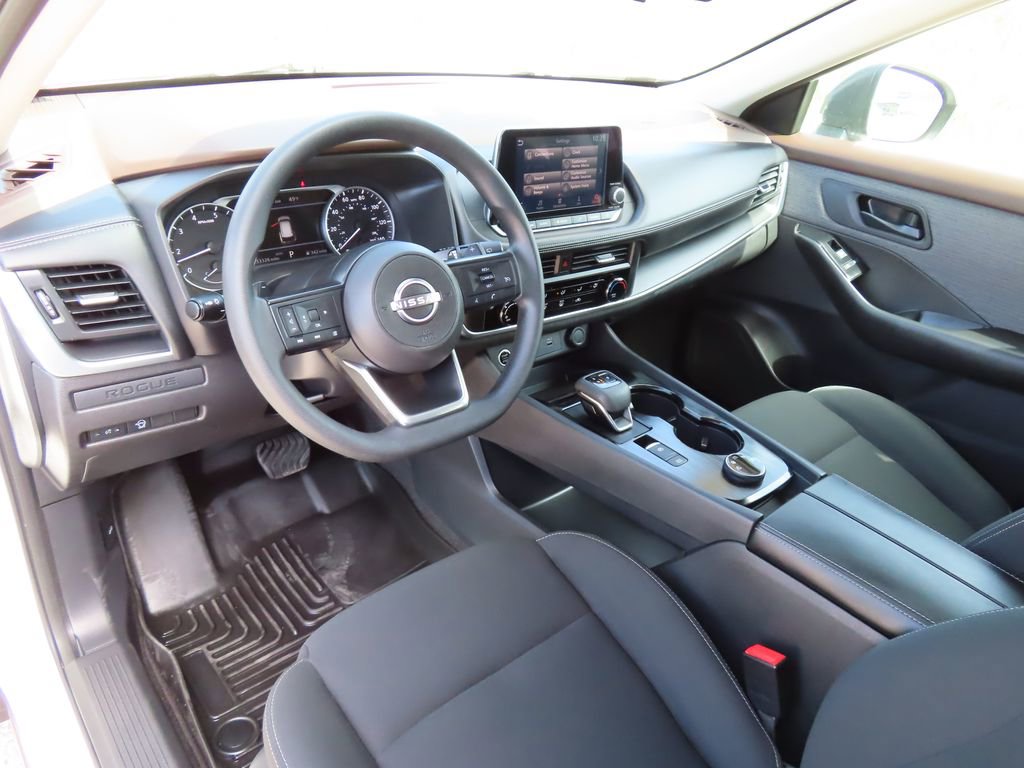 Used 2023 Nissan Rogue S AWD/4WD image 17