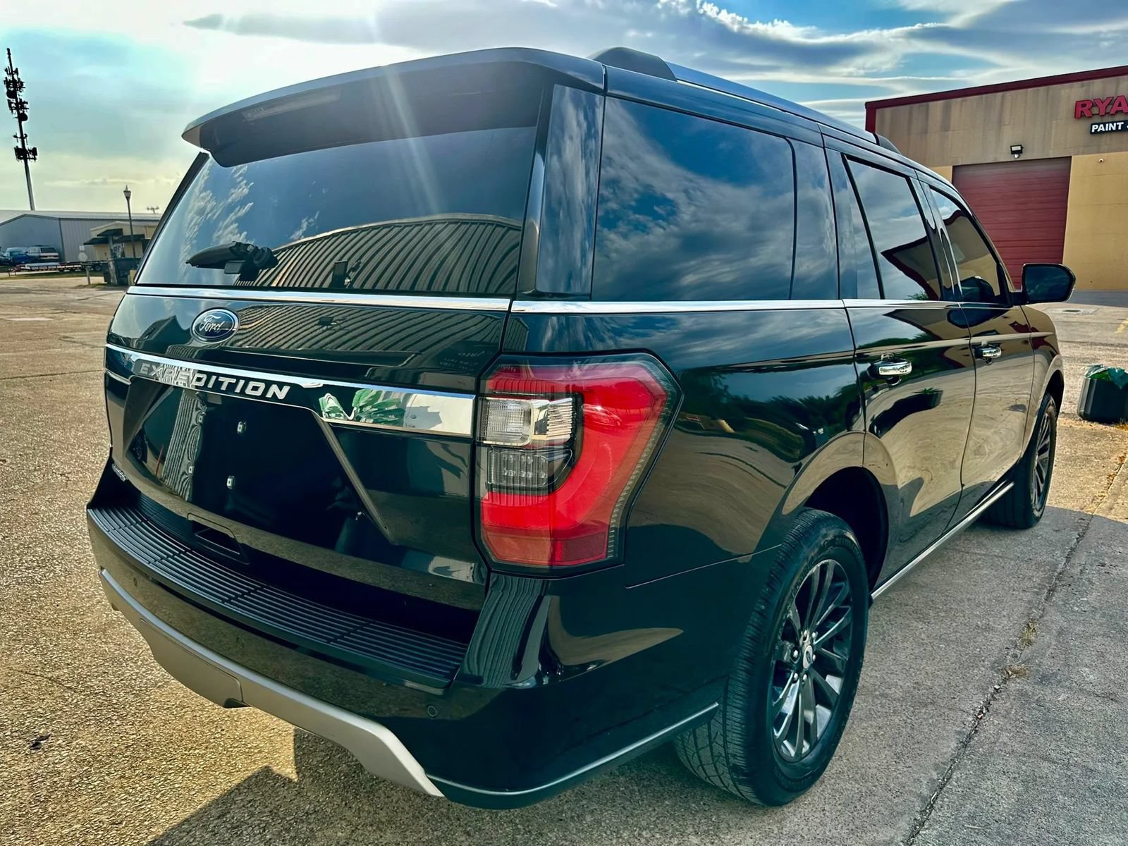 Used 2021 Ford Expedition Limited RWD image 7