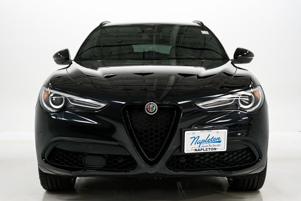 Used 2023 Alfa Romeo Stelvio Veloce image 4