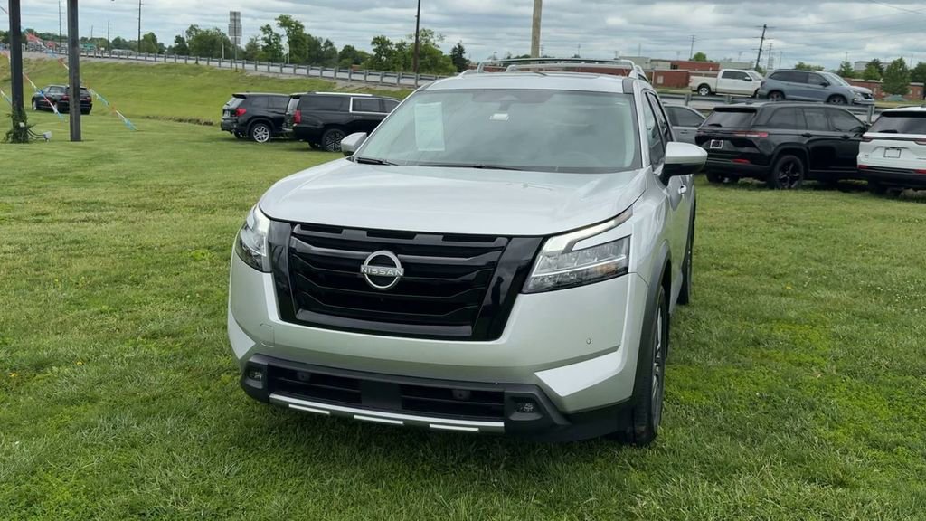 Used 2024 Nissan Pathfinder SL w/ SL Premium Package AWD/4WD video 2