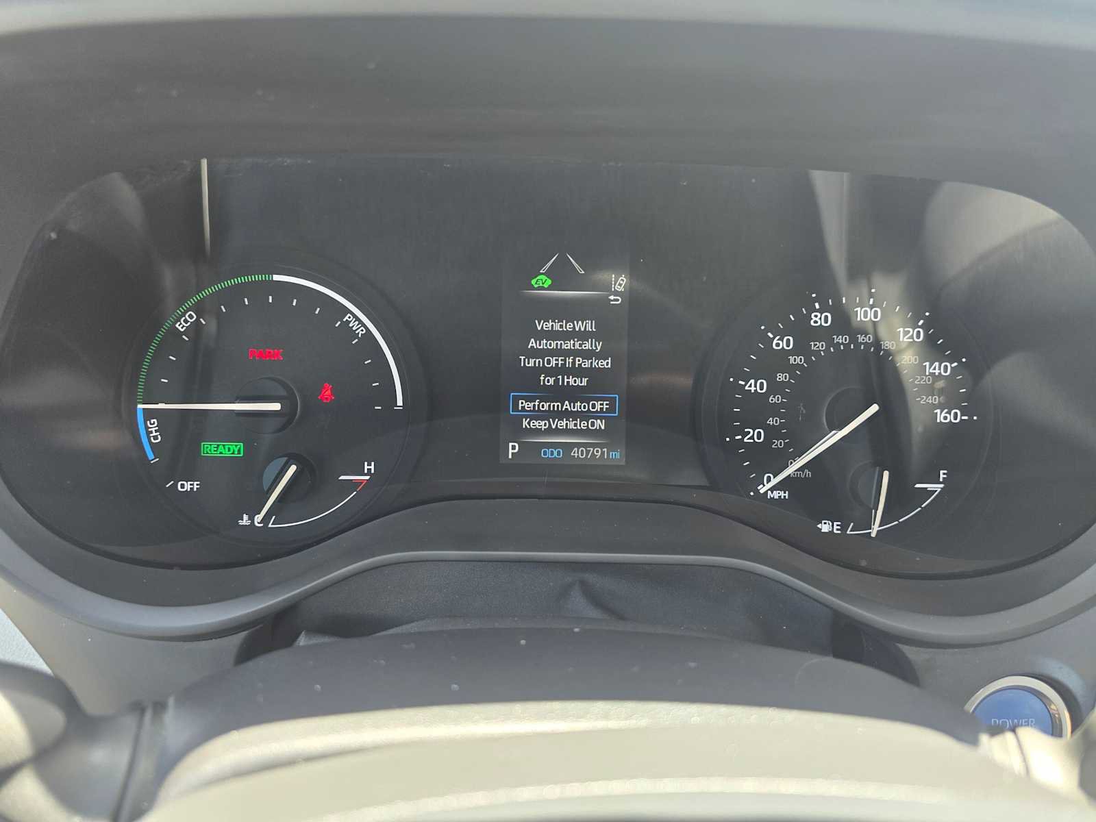 Used 2024 Toyota Sienna LE FWD image 25