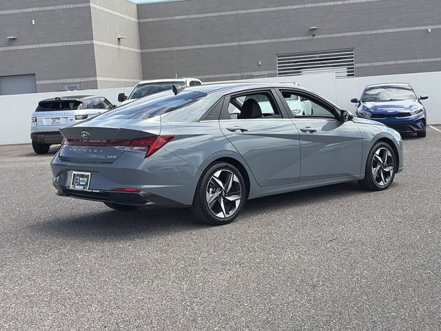Used 2023 Hyundai Elantra Limited w/ Preferred Accessory Package FWD image 6