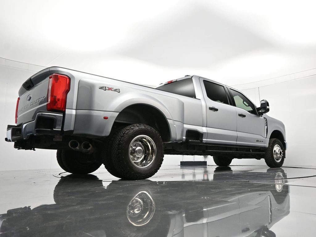 Used 2024 Ford F350 XLT image 38