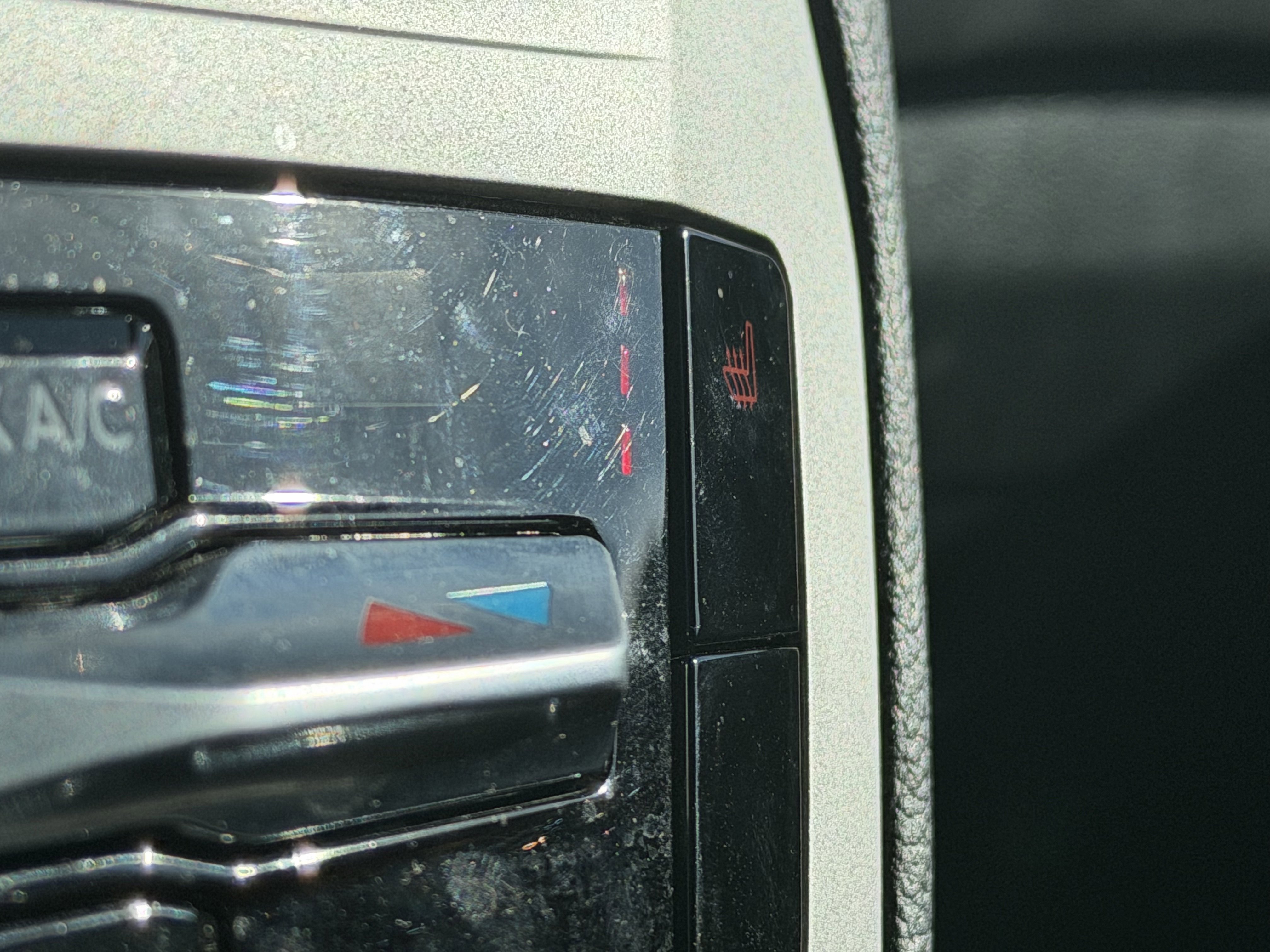 Used 2021 Ford Explorer XLT w/ Equipment Group 202A image 3