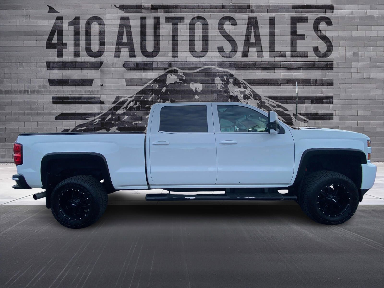 Used 2015 Chevrolet Silverado 3500 LTZ image 2