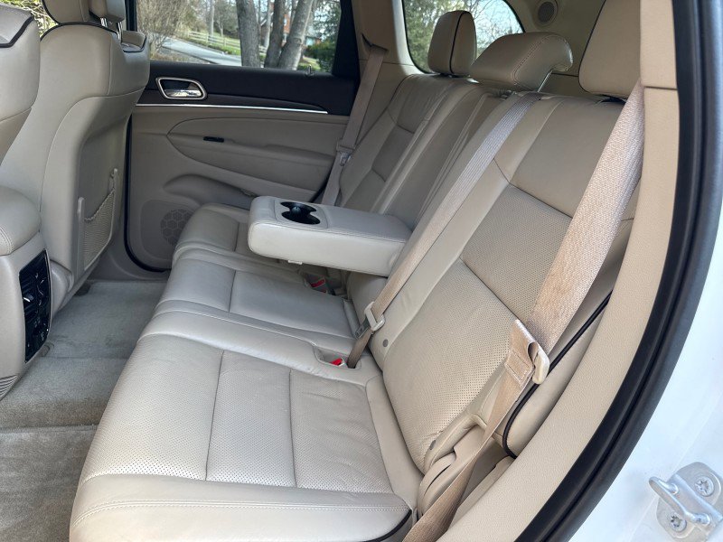 Used 2015 Jeep Grand Cherokee Overland w/ Advanced Technology Group image 38