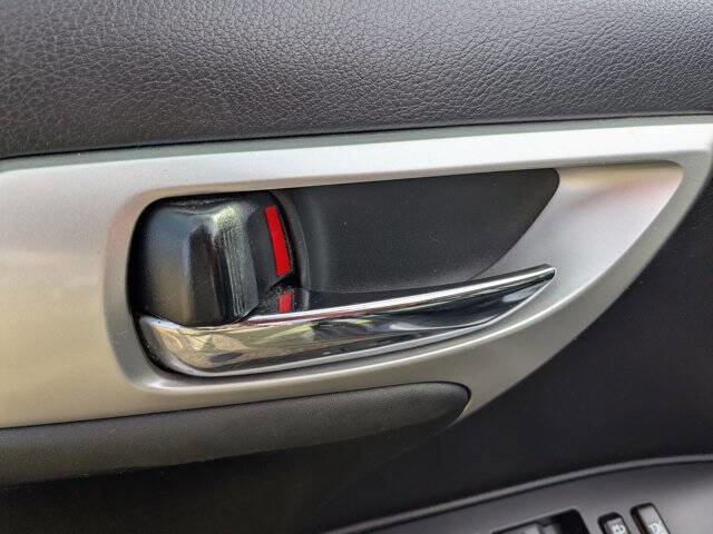 Used 2013 Lexus CT 200h w/ Premium Pkg w/Backup Camera FWD image 13