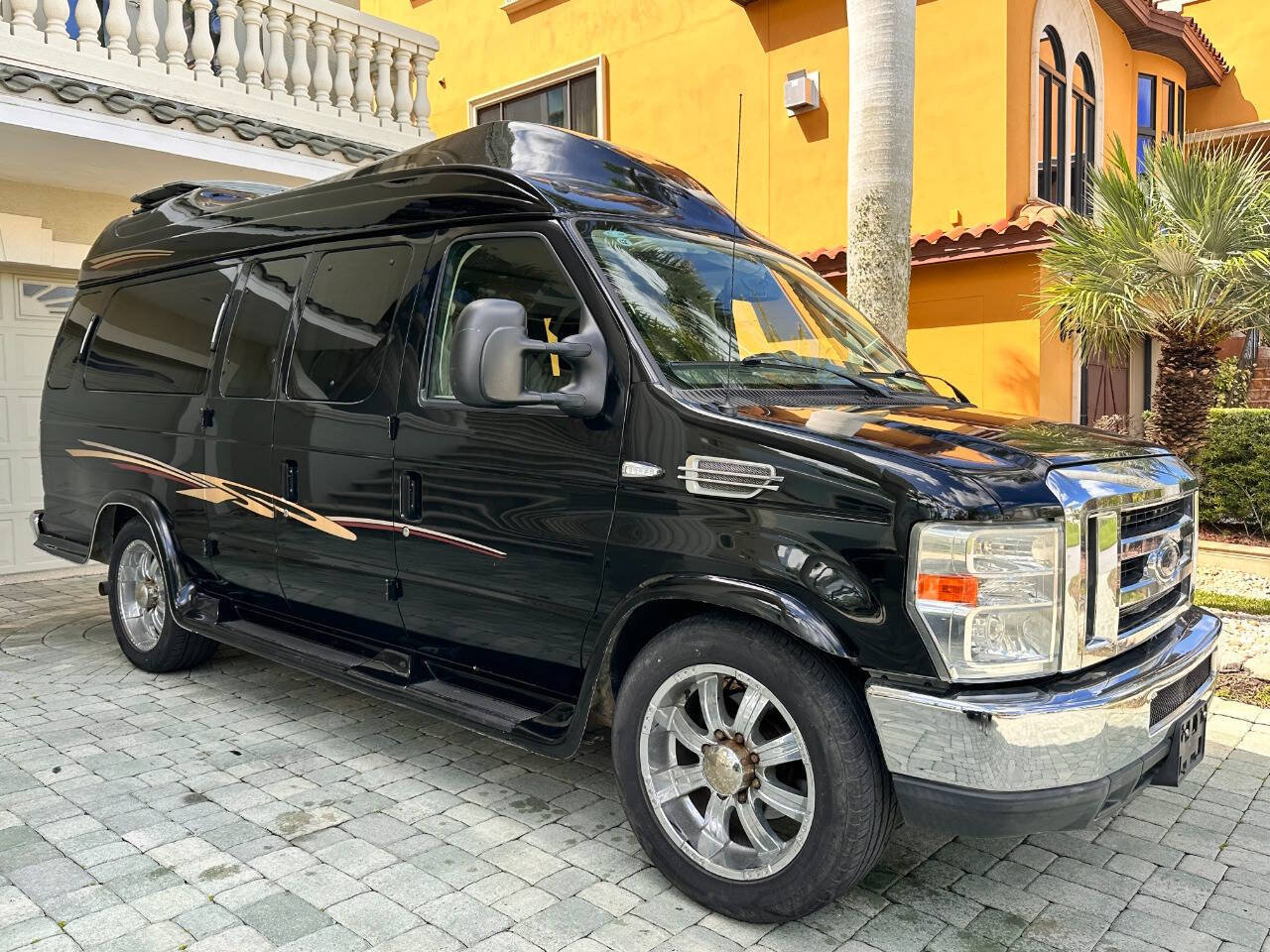 Used 2010 Ford E-350 and Econoline 350 XLT RWD image 27