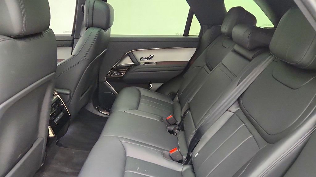 Used 2025 Land Rover Range Rover Sport Dynamic SE image 22