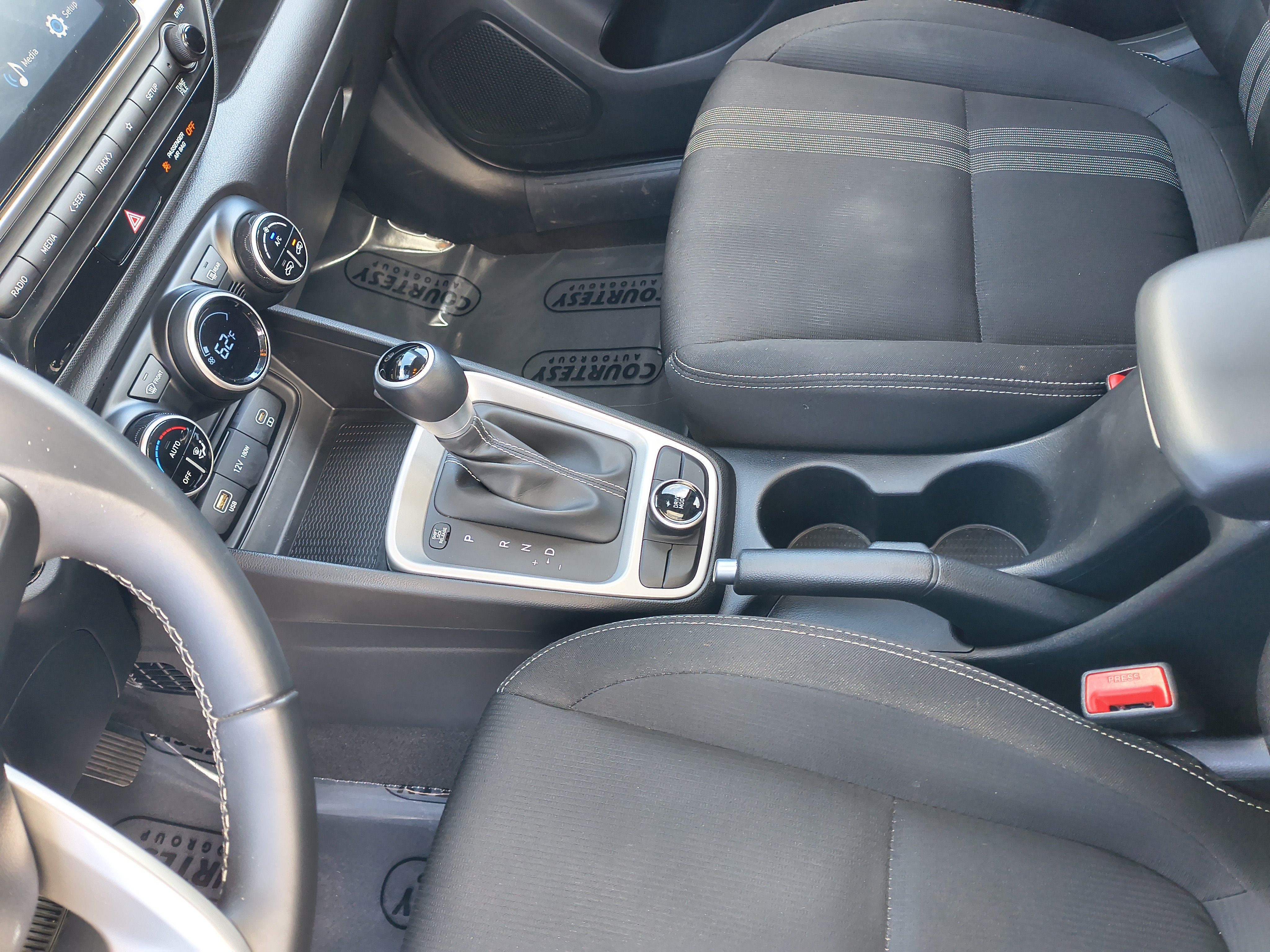 Used 2024 Hyundai Venue SEL FWD image 22