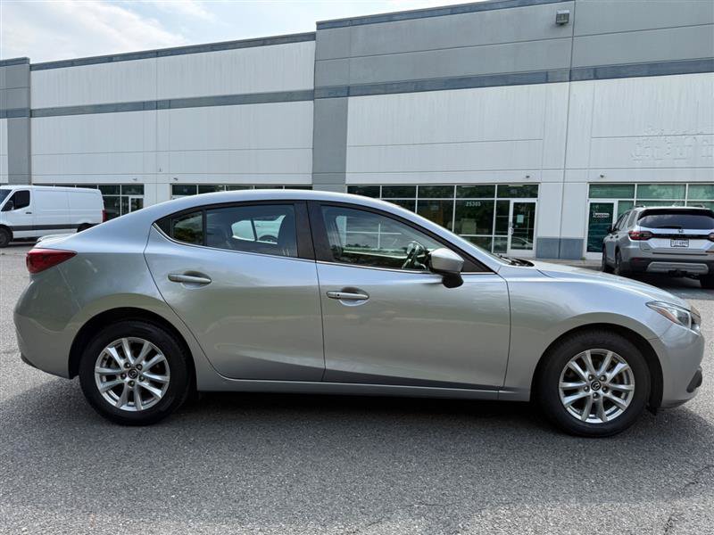 Used 2014 MAZDA MAZDA3 i Touring w/ Technology Package FWD image 16