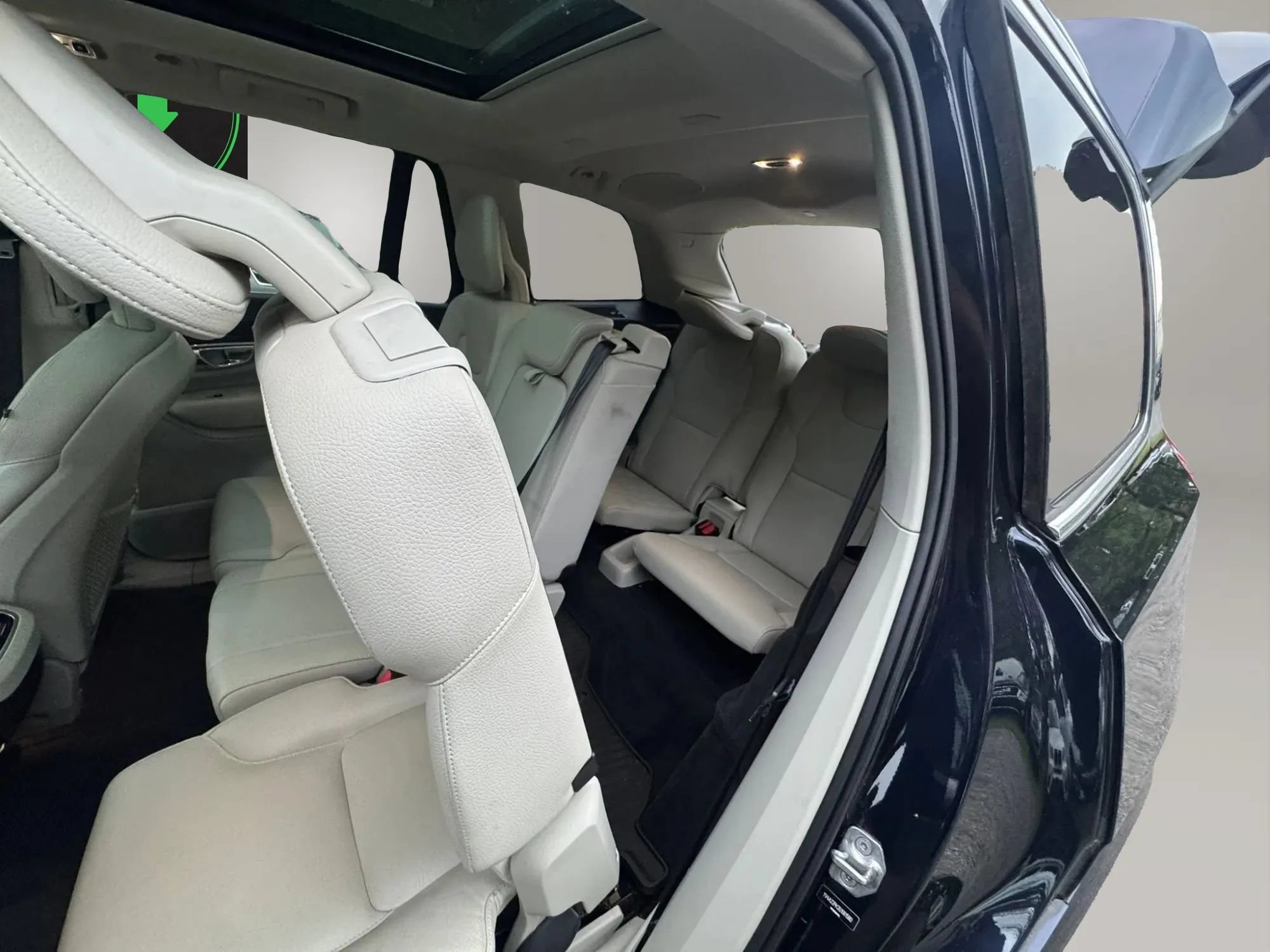 Used 2016 Volvo XC90 T6 Momentum w/ Protection Package Plus AWD/4WD image 27