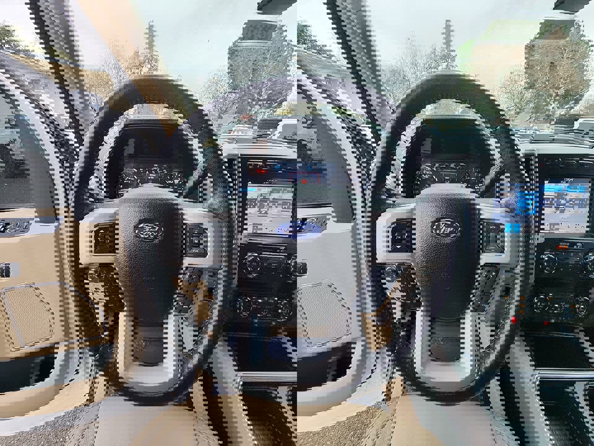 Used 2019 Ford F250 Lariat w/ Lariat Ultimate Package image 11