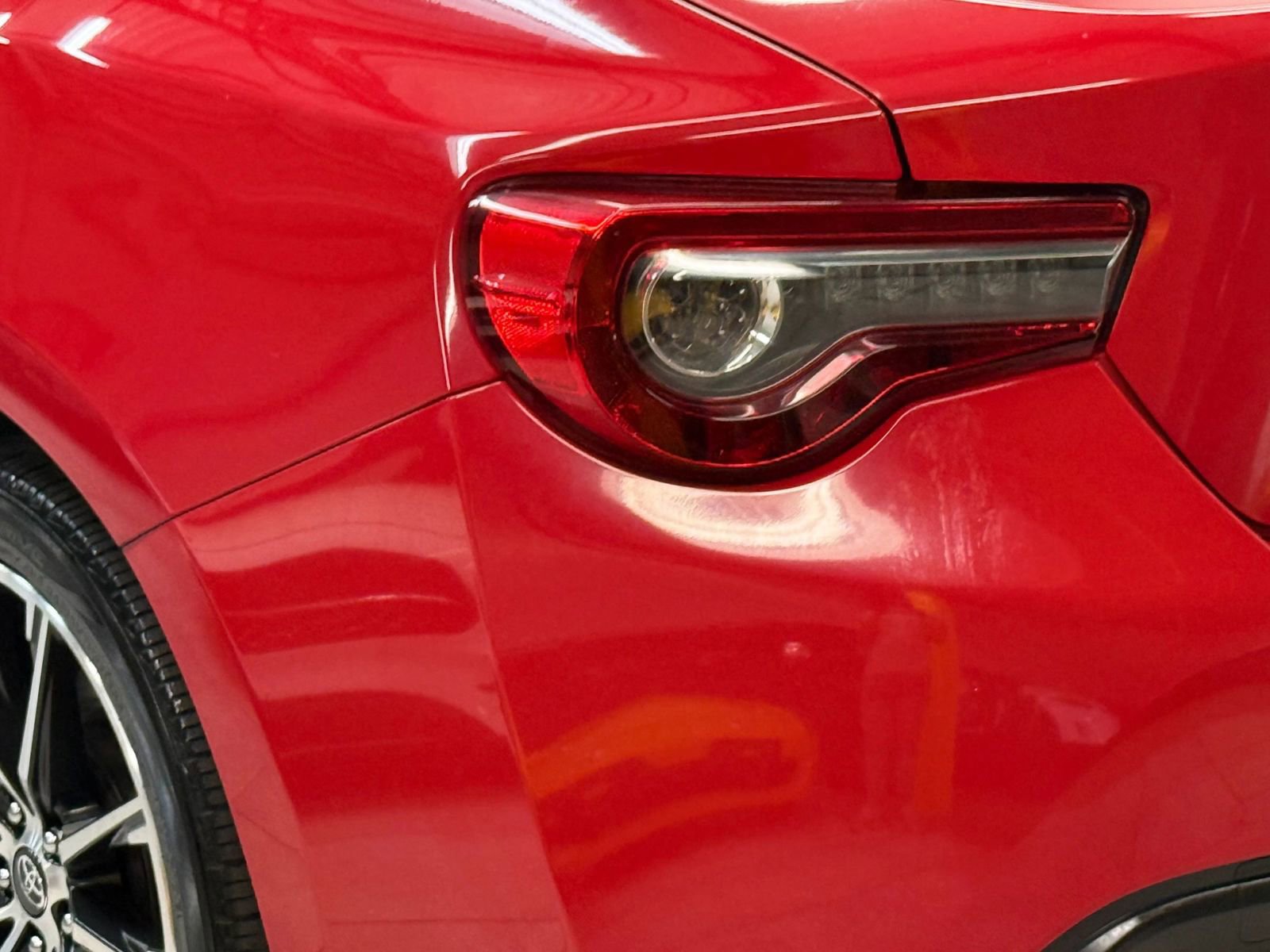 Used 2018 Toyota 86 RWD image 12