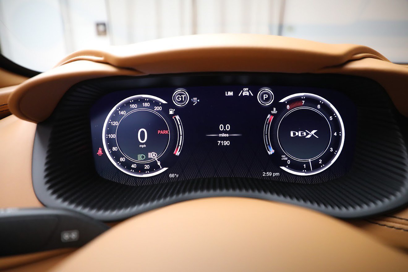 Used 2021 Aston Martin DBX AWD/4WD image 18