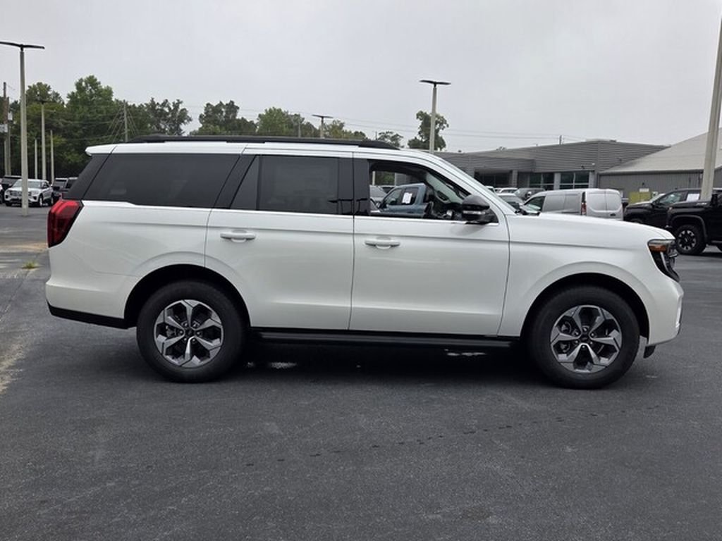 New 2027 Ford Expedition Active RWD image 17