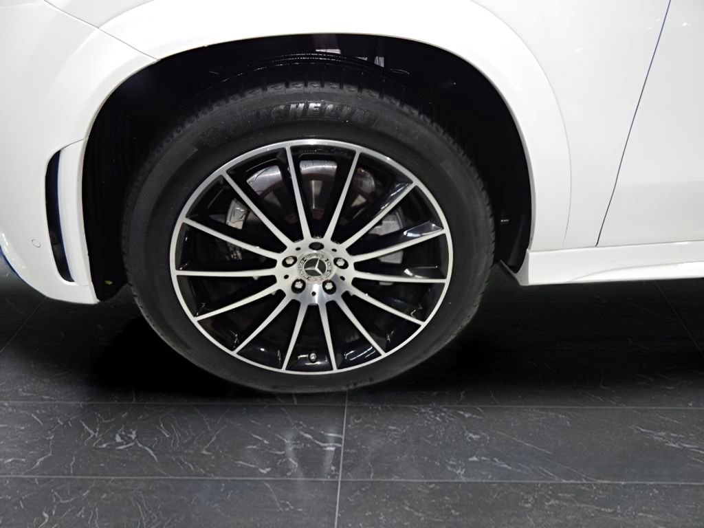 Used 2022 Mercedes-Benz GLE 350 4MATIC w/ AMG Line Exterior image 8